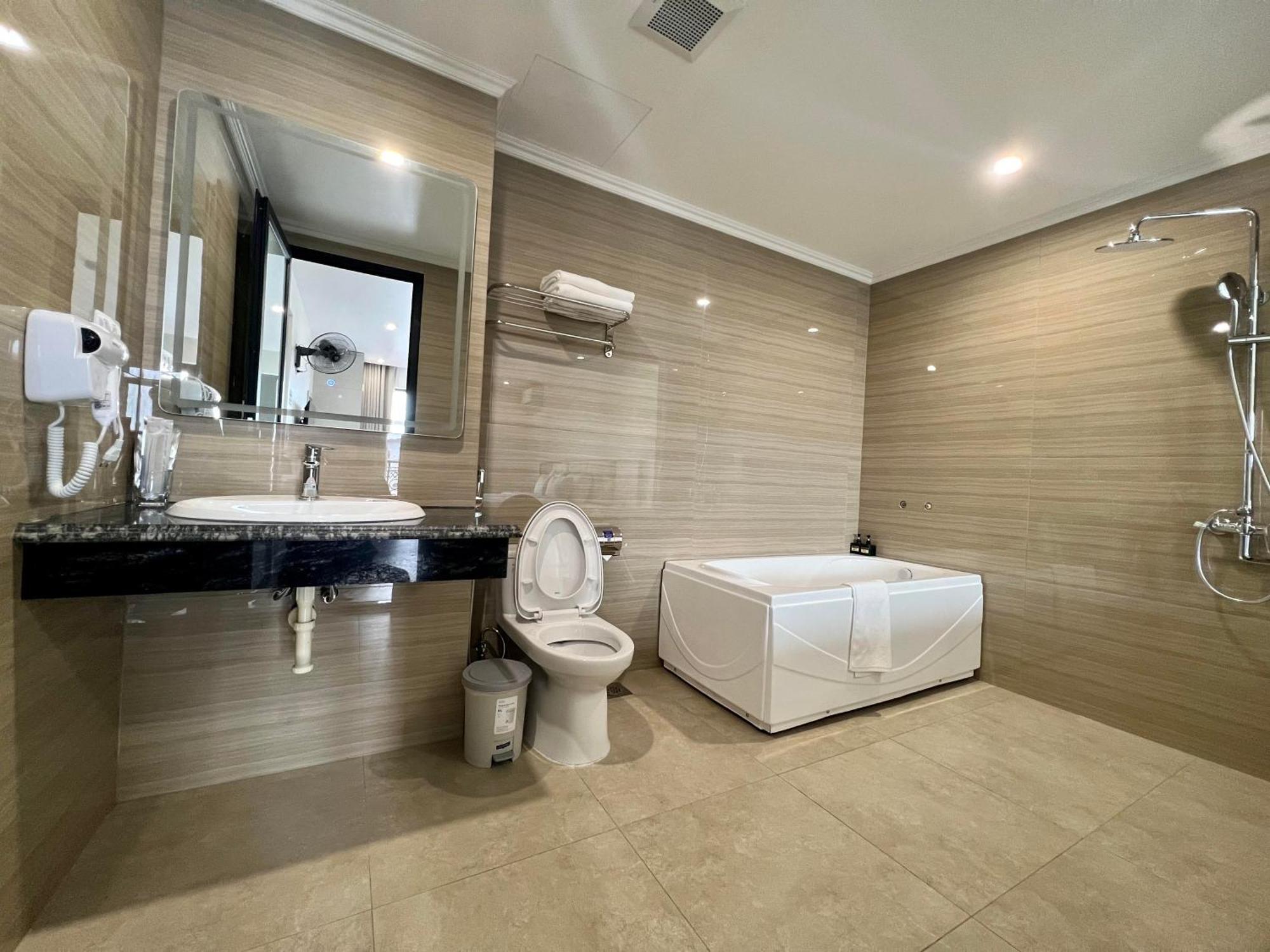 Grand Dragon Noi Bai Hotel Hanoi Eksteriør billede